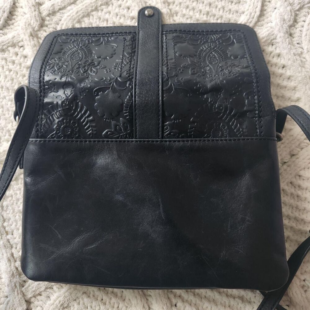 The Sak Black Leather Crossbody/ Shoulder Bag - Picture 4 of 8